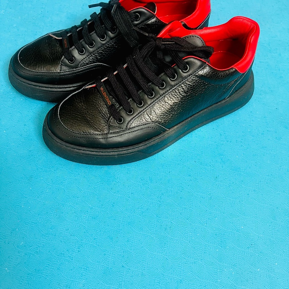 Mario Valentino Black Leather Sneakers with Red Collar - Picture 2 of 8
